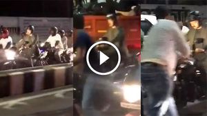 நடிகர் விஜய் பைக் ஓட்டும் வீடியோ காட்சி வைரலாக பரவி வருகிறது