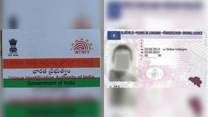 டிரைவிங் லைசன்ஸ் உடன் ஆதாரை இணைக்க மத்திய அரசு ஆலோசனை