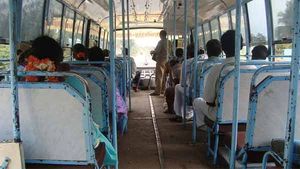 அரசு பஸ்களில் இனி ஸ்மார்ட் கார்டு பஸ் பாஸ்; முறைகேட்டை தவிர்க்க புதிய முயற்சி 