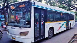 டூவீலர் கார்களுக்கான விலை அதிகரிக்கிறது ;வருகிறது புதிய வரி 