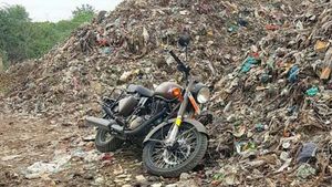 2.65 லட்சம் மதிப்புள்ள 2வது ராயல் என்பீல்டு பைக் குப்பைக்கு வந்தது! உரிமையாளர்கள் போராட்டம் நீடிப்பு