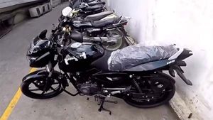 பஜாஜ் பல்சர் 150 கிளாசிக் எடிசனில் புதிய வண்ணங்கள் அறிமுகம்!
