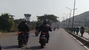 புதிய கேடிஎம் 125 ட்யூக் பைக் புனே அருகே சோதனை ஓட்டம்!