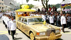 7,000 கார்களை வாங்கி குவித்த 'பரம ஏழை'... இவற்றின் விலை தெரிந்தால் ஹார்ட் அட்டாக்கே வந்து விடும்...