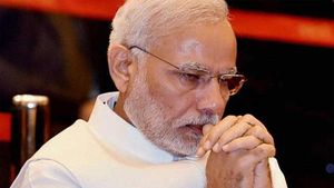திடீரென உருவான சிக்கல்... லோக்சபா தேர்தல் நெருங்கும் சூழலில் மோடி பதற்றம் அடைய காரணம் இதுதான்...