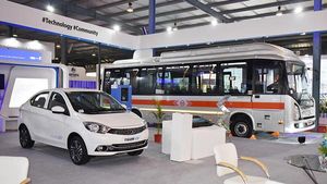 ரூ.4,000 கோடியில் எலெக்ட்ரிக் கார் பேட்டரி தயாரிப்பு ஆலையை அமைக்கும் டாடா!