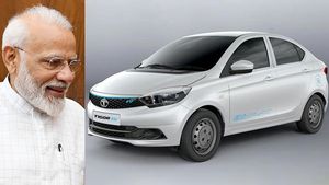 மோடியின் அதிரடியால் டாடா மின்சார கார் விலை வெகுவாக குறைந்தது.. ஆனால் பணம் இருந்தாலும் வாங்க முடியாது
