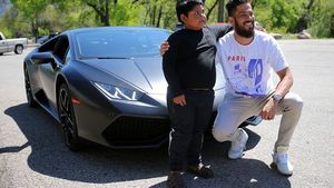 200 ரூபாய் வைத்து கொண்டு லம்போர்கினி கார் வாங்க போன பொடியனுக்கு அதிர்ஷ்டம்... என்னனு தெரியுமா?