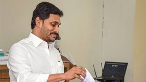 மாஸான காரியத்தை செய்த ஜெகன்... கெத்து காட்டும் ஆந்திரா... ஏக்கமாக பார்க்கும் மற்ற மாநில மக்கள்