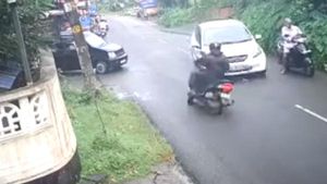 நம்ம ஊரு ரோட்ல எப்போ எது வேணாலும் நடக்கலாம்... சமூக வலை தளங்களில் வைரலாகும் வீடியோ...