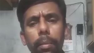 பிரசவத்திற்கு சவாரி போன ஆட்டோ டிரைவருக்கு போலீசால் நேர்ந்த கதி-வீடியோ வைரலானதால் நடந்த மாஸ் சம்பவம்