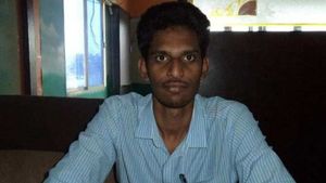 அம்மாவை பைக்கில் ஹாஸ்பிட்டல் கூட்டி செல்லும்போது டிராபிக்கில் சிக்கி கொண்ட மகன்... அப்புறம் நடந்ததுதான் ஹைலைட்