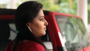 ரொம்ப நாள் காத்திருந்து புதிய காரை வாங்கிய மலையாள நடிகை... அப்படி என்ன காருங்க அது?.. வாங்க பார்க்கலாம்!