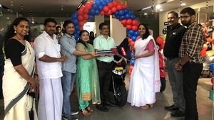 ஏப்ரிலியா எஸ்எக்ஸ்ஆர்160 மேக்ஸி ஸ்கூட்டரின் டெலிவரி தொடங்கியது... வாடிக்கையாளர்கள் உற்சாகம்...
