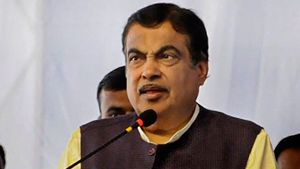 தமிழ்நாட்டை பாத்து கத்துக்கணும்... பாராட்டி தள்ளிய மத்திய அமைச்சர்... எதற்காக என தெரிந்தால் அசந்திருவீங்க!