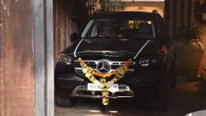 மிகவும் விலை உயர்ந்த மெர்சிடிஸ் பென்ஸ் காரை வாங்கிய பிரபல நடிகர்... காரணம் உங்கள் மனதை உருக வைக்கும்...