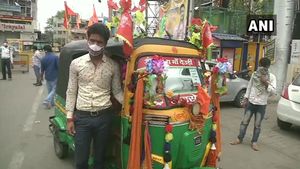 ராஞ்சியில் ஹீரோவான ஆட்டோ டிரைவர்!! பெரிய மனசு சார் உங்களுக்கு...