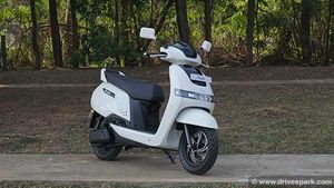 மின்சார ஸ்கூட்டர் விற்பனையில் புதிய மைல்கல்லை கடந்தது டிவிஎஸ்!! இ-ஸ்கூட்டர்களுக்கு தேவை அதிகரிக்கிறதா?