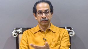 லாக்டவுண் அறிவித்த கையோடு உதவி தொகையையும் அறிவித்த மஹாராஷ்டிரா அரசு... ஆட்டோ டிரைவர்கள் உற்சாகம்!!