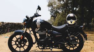 ராயல் என்பீல்டு காண்டினெண்டல் ஜிடி650 பைக்கின் பெயிண்ட்டில் மீட்டியோர் 350!! இது இன்னும் ஸ்டைலிஷா இருக்கு!