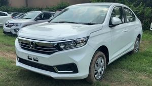 2021 ஹோண்டா அமேஸ் சிவிடி காரில் என்னென்ன வசதிகளை எதிர்பார்க்கலாம்? விவரிக்கும் வீடியோ 