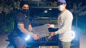 பிறந்த நாள் பரிசாக விலையுயர்ந்த மெர்சிடிஸ் காரை வாங்கிய பிரபல நடிகர்!! யம்மாடியோவ், இதன் ஷோரூம் விலையே இவ்வளவா