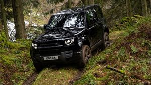 அதிக பவர்ஃபுல்லான Defender எஸ்யூவி கார் இந்தியாவில் அறிமுகம்... இதோட விலை கேட்டீங்கனா வாய பிளப்பீங்க!