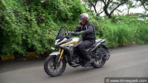 இந்த விலைக்கு சூப்பரான அட்வென்ஜர் டூரர் பைக்கா? ஹோண்டா சிபி200எக்ஸ் ரிவியூ வீடியோ!