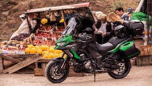 Kawasaki Versys1000 அறிமுகம்! இதன் விலையில் 5 ஸ்டார் பாதுகாப்பு ரேட்டிங் பெற்ற 2டாடா பஞ்ச் காரையே வாங்கிடலாம்!