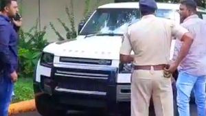 செம தில்லு... பிரபல அரசியல்வாதியின் சொகுசு காருக்கு அபராதம் போட்ட போலீஸ்காரர்... அடுத்து நடந்ததுதான் ஹைலைட்டே!