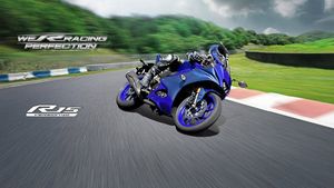 முதல் முறையாக பிரபல பைக் மாடலின் விலையை உயர்த்தியது Yamaha! எவ்வளவு உயர்த்தியிருக்காங்க தெரியுமா?