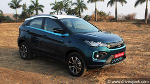 எலெக்ட்ரிக் காரை அதிக ரேஞ்ஜ் தரும் வாகனமாக மாற்றுவது எப்படி? எல்லாம் உங்க கையிலதான் இருக்கு! இதோ டிப்ஸ்!