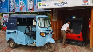 சார்ஜிங் மையங்களுக்கு பதிலாக முழுமையாக சார்ஜ் செய்யப்பட்ட பேட்டரி! 2022பட்ஜெட்டில் வெளியான சூப்பரான அறிவிப்பு!