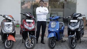 ஒரு முறை சார்ஜ் செய்தால் 150 கிமீ ஓடும்! குறைவான விலையில் விற்பனைக்கு வருகிறது சூப்பரான எலெக்ட்ரிக் ஸ்கூட்டர்!