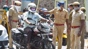 போக்குவரத்து விதிமீறலுக்காக இந்தியர்கள் கடந்த ஆண்டு செலுத்திய அபராத தொகை இதுதான்... இத்தனை கோடியா?