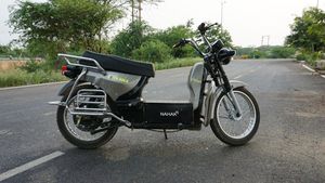 ஒரு கிமீ ஓட்ட 25 பைசா மட்டுமே செலவாகும்... பயன்பாடும் ரொம்ப அதிகம்... Nahak Exito Solo இ-மொபட் அறிமுகம்!