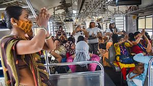 இரவு ரயில்களில் பெண்கள் டிக்கெட் இல்லாமல் செல்லமுடியுமா? அடிக்கடி பயணிப்பவர்களுக்கு கூடஇந்த ரூல்ஸ்கள் தெரியாது