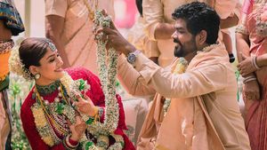 நயன்-விக்கி திருமணத்திற்கு எளிமையாக 80 லட்சரூபாய் காரில் வந்திறங்கிய சூப்பர் ஸ்டார் மற்றவர்கள் எதில் வந்தனர்?