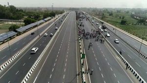 ரோடு போடுவதில் உலக சாதனை படைக்க NHAI திட்டம்... ஐந்து நாட்களில் இத்தனை நீளமான சாலையை அமைக்க போறாங்களா!