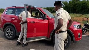 புதிய ஸ்கார்பியோ என் காரை வழியில் நிறுத்திய சோதனை போலீஸார்... அடுத்து நடந்ததுதான் அங்க டுவிஸ்டே!!