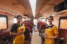 விமானங்களை விட ரயில்களில் டிக்கெட் விலை அதிகம், இருந்தாலும் மக்கள் போட்டி போட்டு டிக்கெட் புக் பண்ணுறாங்க ஏன்?