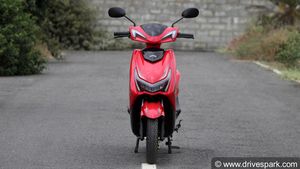இ-ஸ்கூட்டரை வாங்கும் பிளானில் இருக்கீங்களா? உங்களைபோல் இந்தியால இன்னும் எத்தனபேரு இந்த திட்டத்துல இருக்காங்க?