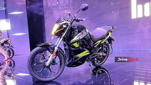 சூப்பரான விலையில் ஹாப் ஆக்ஸோ எலெக்ட்ரிக் பைக் அறிமுகம்... ரிவோல்ட் ஆர்வி400 இ-பைக்கிற்கு வேற லெவல் ஆப்பு!