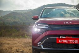 கியா கேரன்ஸ் காரின் ரகசியங்கள்... இதெல்லாம் ஷோரூம்ல வேலை பாக்குறவங்களுக்கு கூடத் தெரியாது...