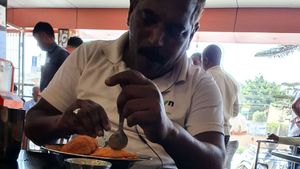 ஆன்லைன் டாக்ஸி டிரைவர்களிலும் நல்லவங்க இருக்காங்கப்பா...!! இணையத்தில் பலரது மனதை கொள்ளையடிச்சுட்டாரு!