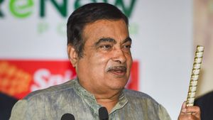 1000 கி.மீ தூரத்தை வெறும் 5 மணி நேரத்தில் கடக்கலாம்... இந்தியாவிற்கு வருகிறது உலகின் அதிவேக ஹைவே.... 