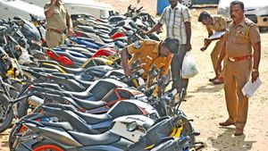 உங்க வண்டில இது இருந்தா அவ்ளோதான்! 6 மாசம் ஜெயிலில் போட கோர்ட் அதிரடி உத்தரவு! போலீஸ்காரங்க வேட்டையாட போறாங்க!