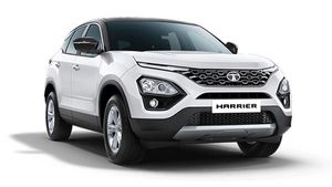 டாடா ஹாரியர், சஃபாரி காரை பார்க் செய்வது மிக சுலபம்.. டாடா கார்களில் இப்படி ஒரு வசதியா? யாருமே எதிர்பார்க்கல!