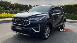அதிகம் மைலேஜ் தரும் டொயோட்டா இன்னோவா ஹைகிராஸ் காரின் விலை அறிவிப்பு.. இவ்ளோ குறைவா வரும்னு யாருமே எதிர்பாக்கல!