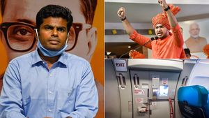 ஸ்க்ரூ எல்லாம் இருக்காது... விமானத்தின் எமர்ஜென்ஸி டோர் எங்கு இருக்கும் எப்படி திறக்கனுன்னு தெரியுமா?